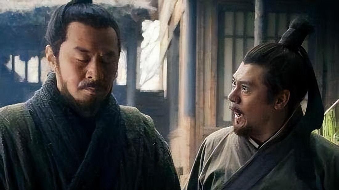 历史上的曹操到底是“乱世奸雄”还是“乱世英雄”？看易中天咋说