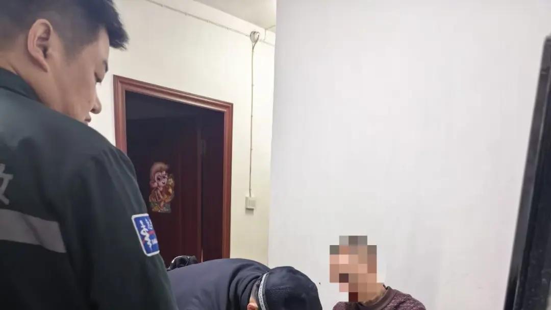 阳光下的守护丨“你相信光吗？”“不！我相信人民警察”