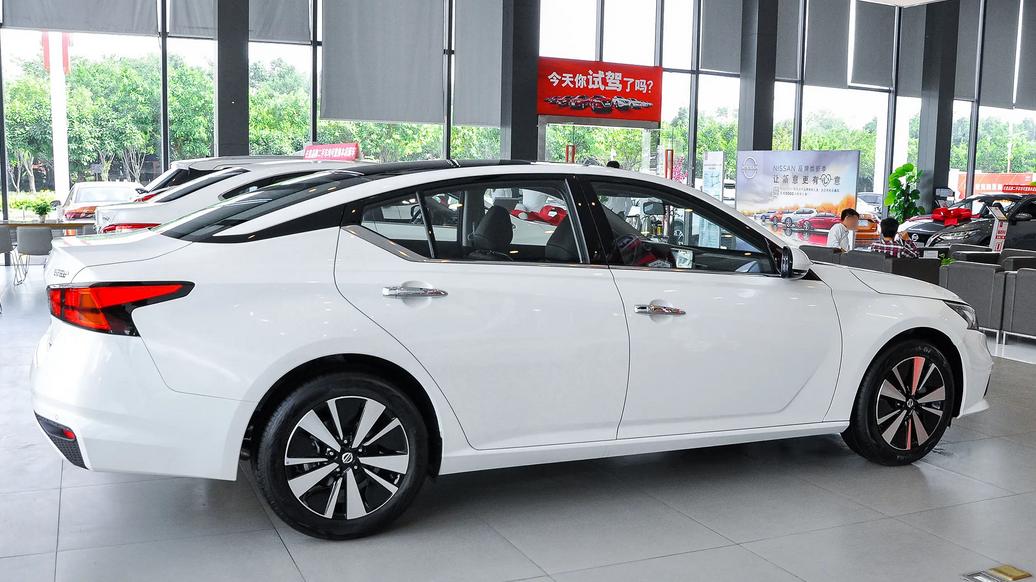 26款天籁限时12.99万元起，二手天籁还能卖9.28万元，真有料？