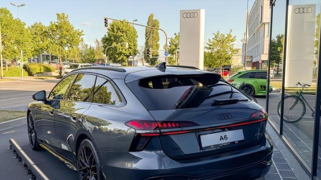 全新奥迪A6到店，这颜值太飒！