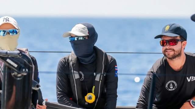 苏提达王后太牛了！出席国王杯帆船比赛，直接获得第一名