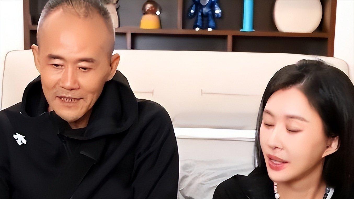 田朴珺新身份公开，胡歌陪她爬山并亲自下厨