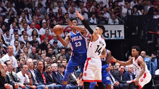 每日篮球精选推荐，美职篮-火箭vs猛龙，12场篮球赛事扫盘解读分析！