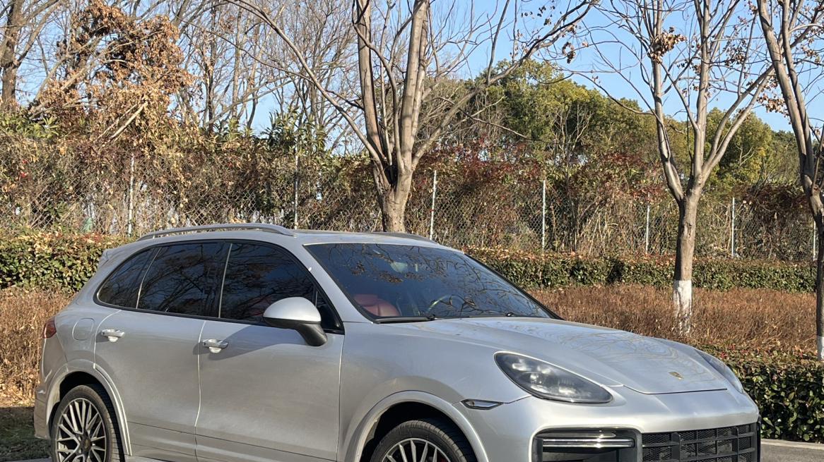 曾经百万级SUV，保时捷Cayenne，如今不到20万，值得入手吗？