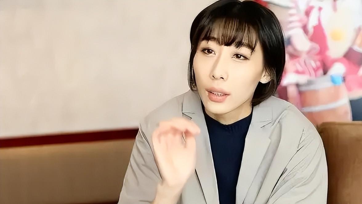 “一尿”成名四封影后，结婚一年就出轨，长相一般的任素汐凭什么