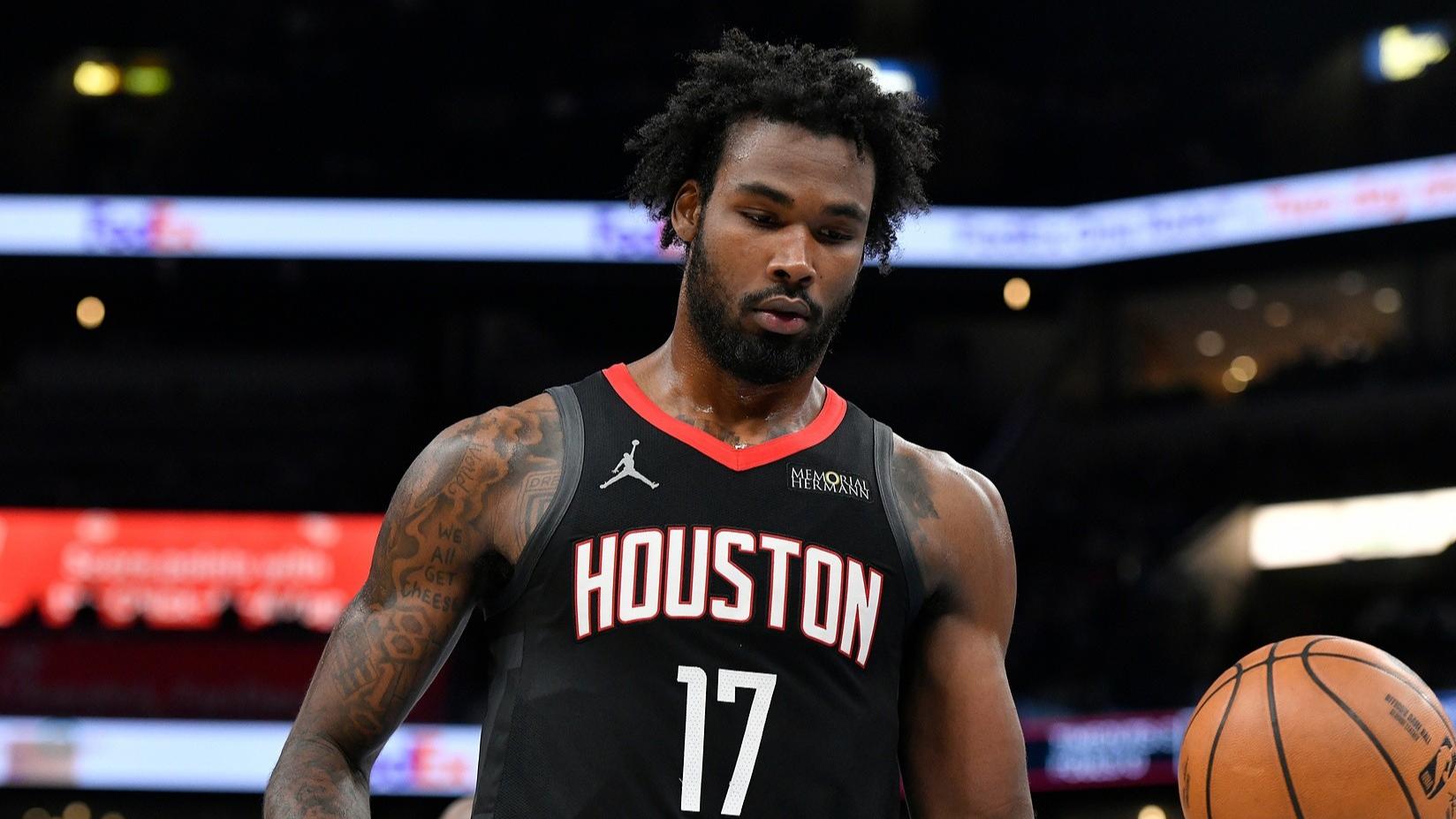 火箭大胜湖人，雷迪克的排兵布阵左右为难，电风扇的复出意义重大