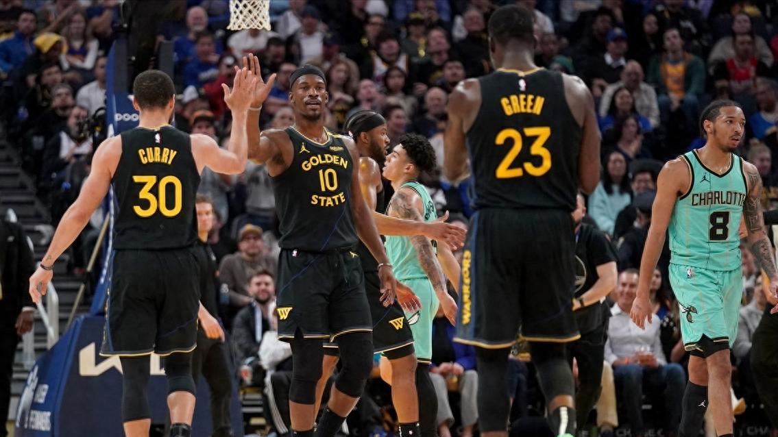 勇士赢球后，巴特勒点名格林，科尔一口气夸了3人，要开启连胜了