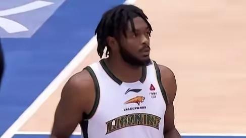 曝赵继伟复出时间基本确定，辽篮考察新外援，输浙江广厦原因揭晓