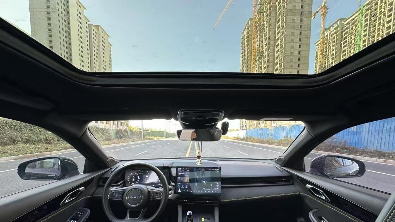 准新车况！2023款领克03 2.0T DCT劲Halo，11.88万圆你性能轿跑梦！