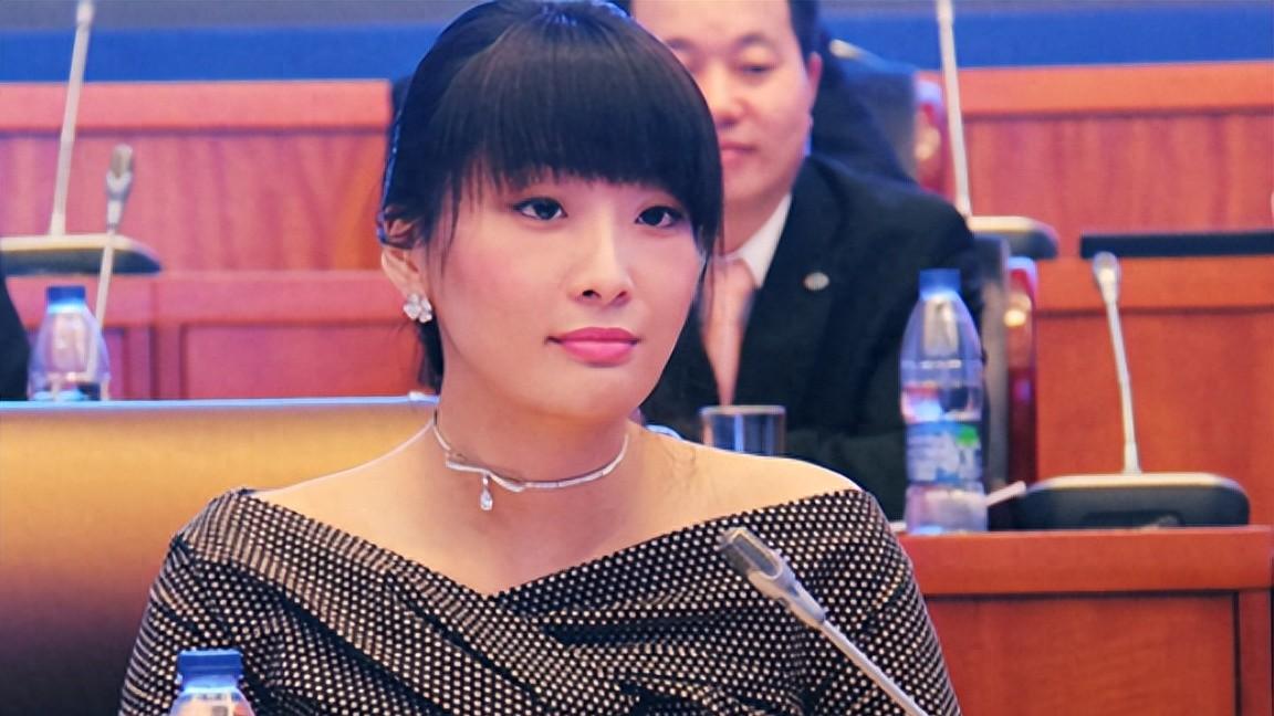 叔叔宗庆后力挺杜建英！指责宗馥莉太自私，长公主复仇之路艰难