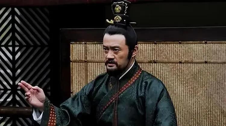 东汉灭亡最大罪人非董卓而是他，4字害死汉献帝，自己逃走度假