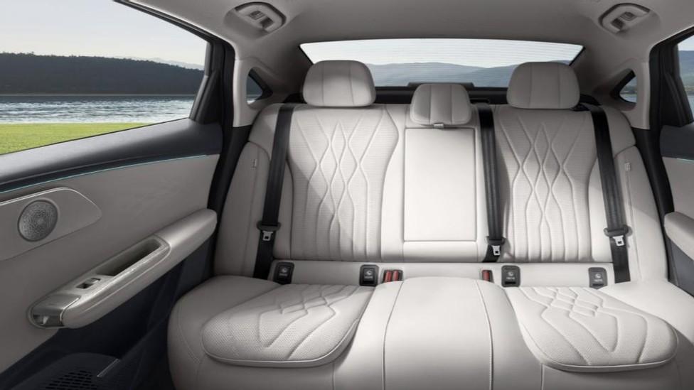 十万级混动家轿买谁？风云A8L对比秦L，这3点才是关键