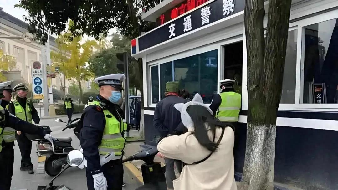 电动车有新政策！4月起，3类车禁止上路！4种车上路，不罚不扣