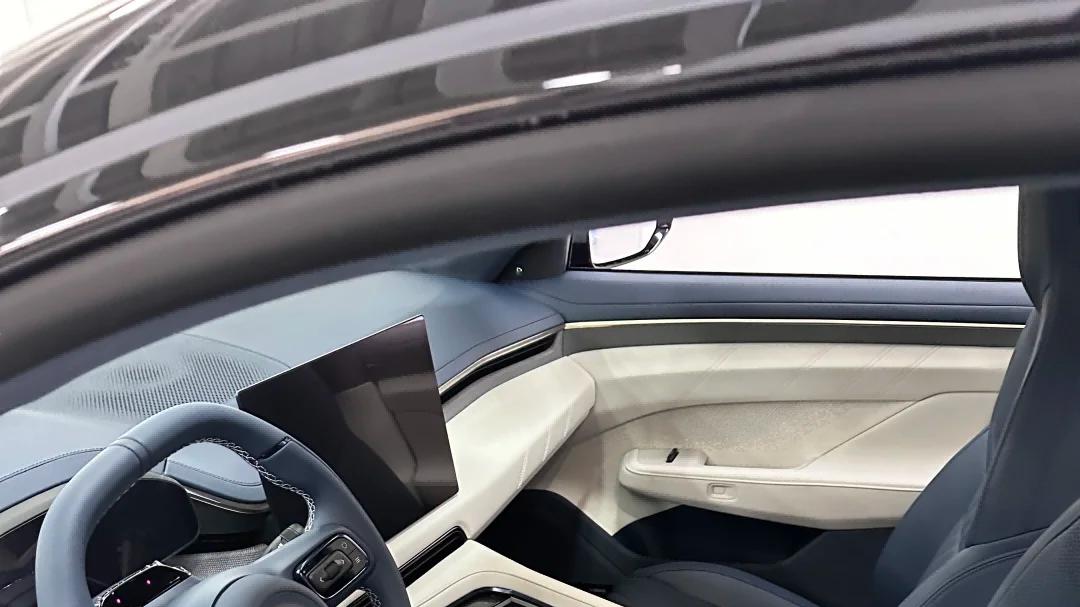 不免费就骂车企？合理成本分摊，才是老用户关怀的长久路