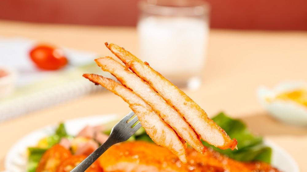 “炸不到位免单” 到 “文旅 IP”：鸡排哥爆火的价值升维逻辑