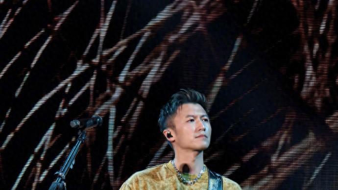 山顶秒变VIP！vivo X300系列藏着影像与手感双重惊喜