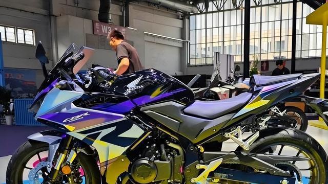 四万二的本田CBR400R一无是处，那两万多的本田岂不全是优点