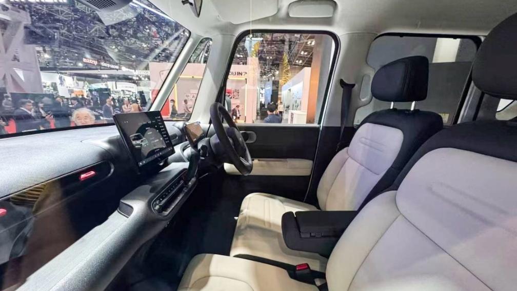 比亚迪“超便宜”新车海外发布，全新外观很有意思！