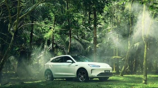 科技与高颜值同声相应，问界新M5 Ultra开启都市美学新篇章