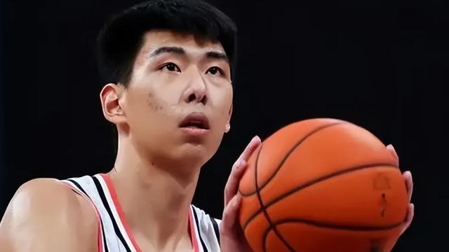 20分钟14分7板！被主教练公开称赞 2.26米神塔离开广东做对了？