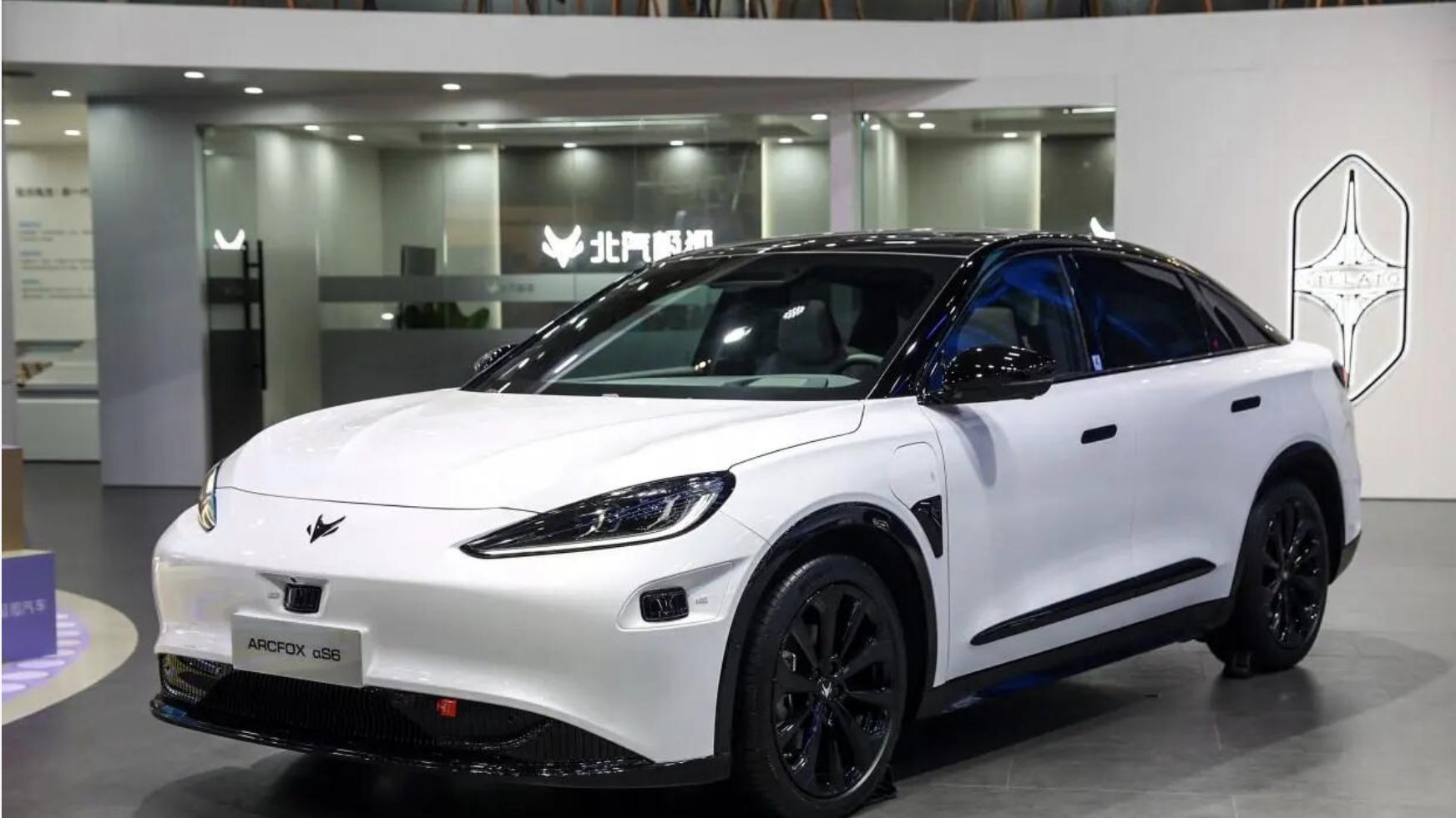 极狐阿尔法S6：极狐汽车造，20万级纯电的“全能答案”