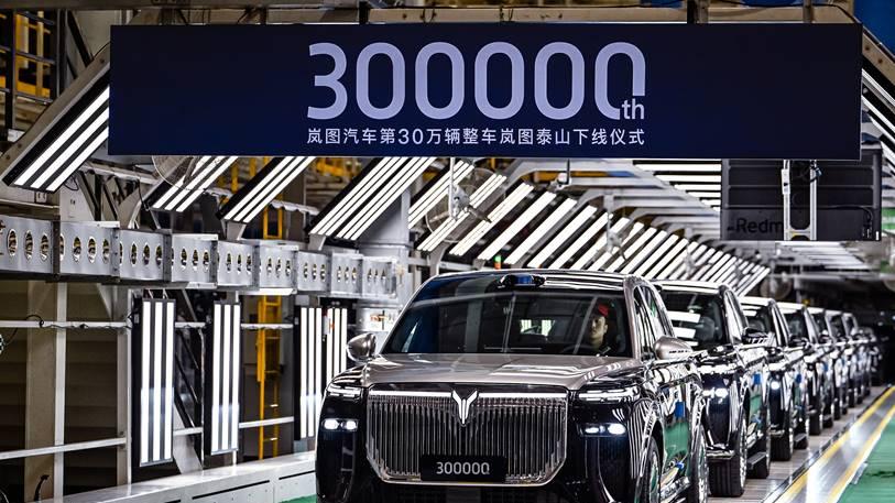 岚图汽车跨越30万辆里程碑 东风汽车冲刺年度新能源100万销量目标