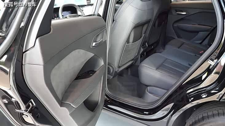 全新奥迪Q3换代了，插混版来了，车身还变大了