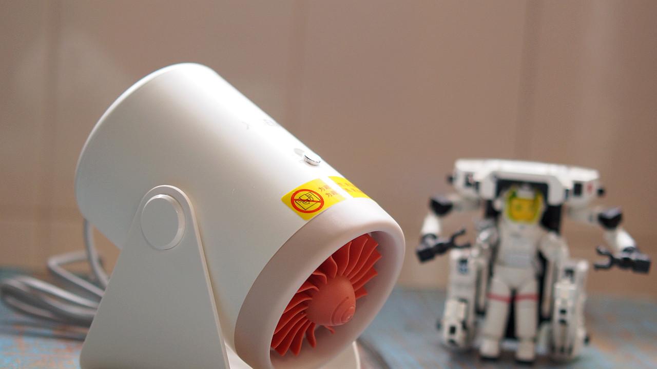 解决桌面供暖问题，我买了西圣暖风机。