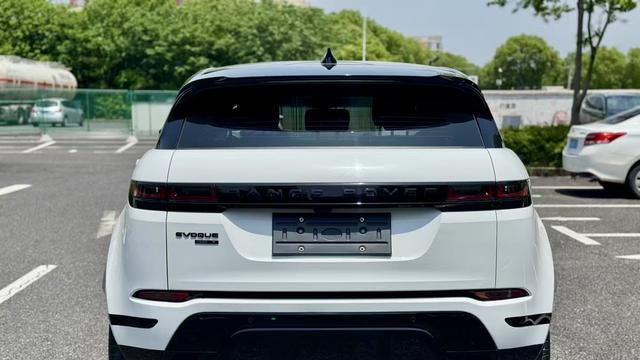 48V轻混+9AT，2020款路虎揽胜极光HSE，豪华定制版仅售16万多？