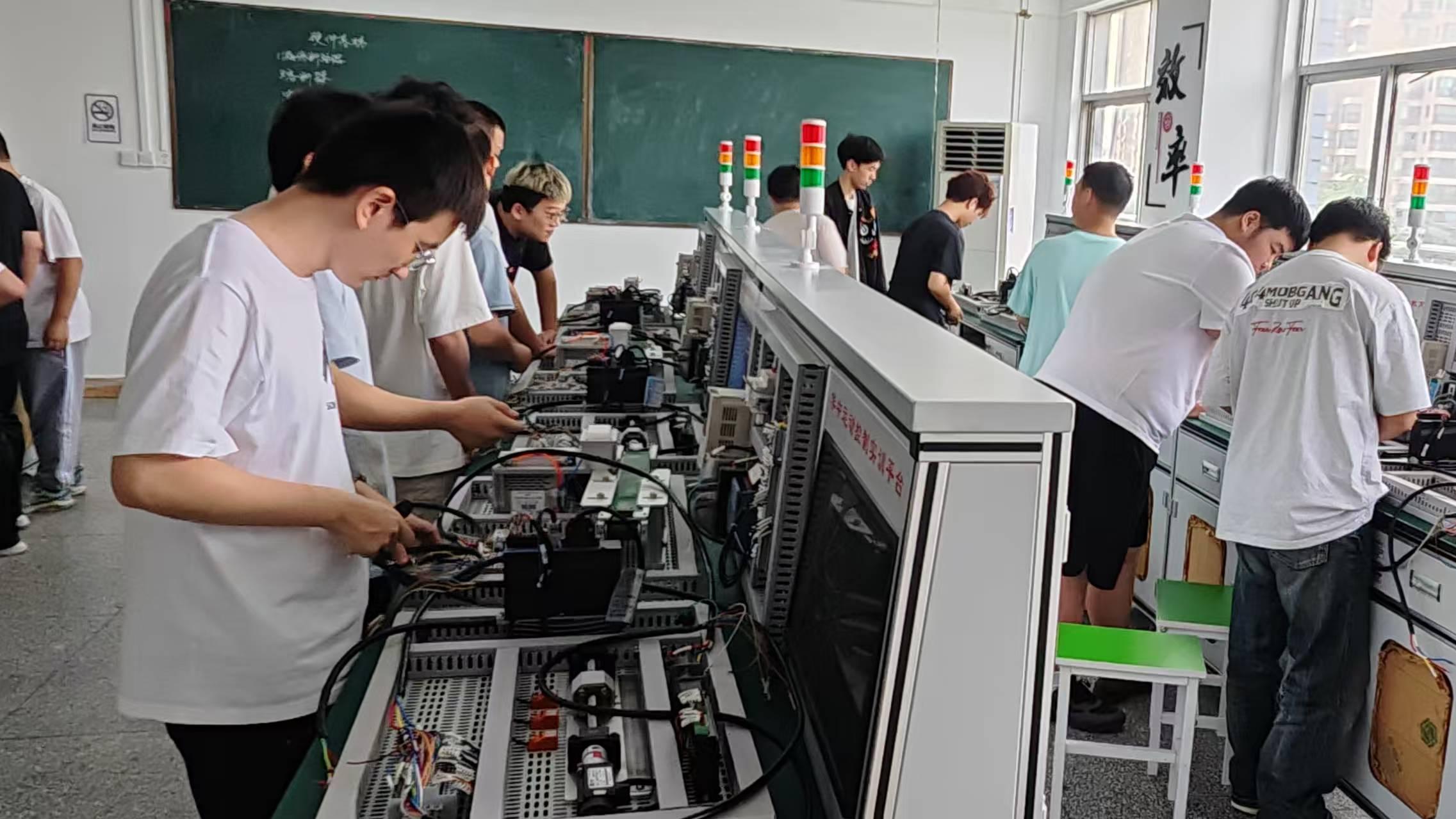 实训环境比拼：电气自动化PLC培训学校教学设施完备度分析