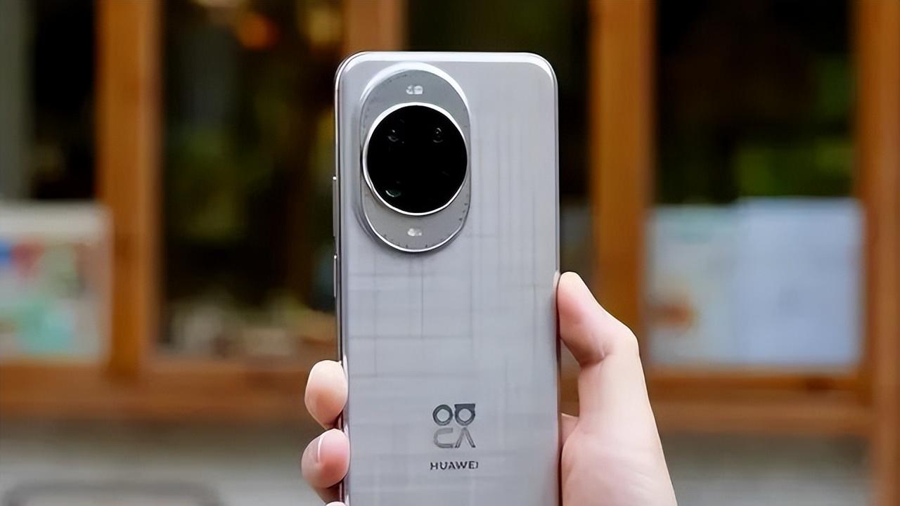 华为太狠，从3999元降到2749元，512GB+红枫镜头+昆仑玻璃