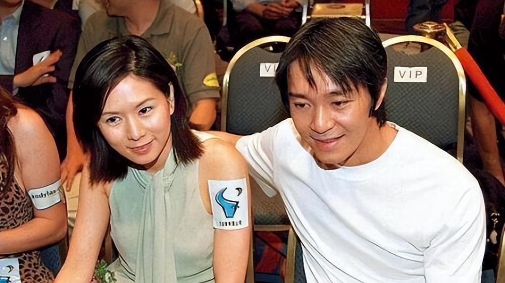 与于文凤恩怨不断，62岁周星驰孑然一身，他将温柔都给了谁？