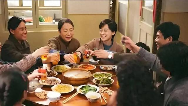 《六姊妹》《小巷人家》口碑对决：家庭和邻里，谁更能打动你的心.docx