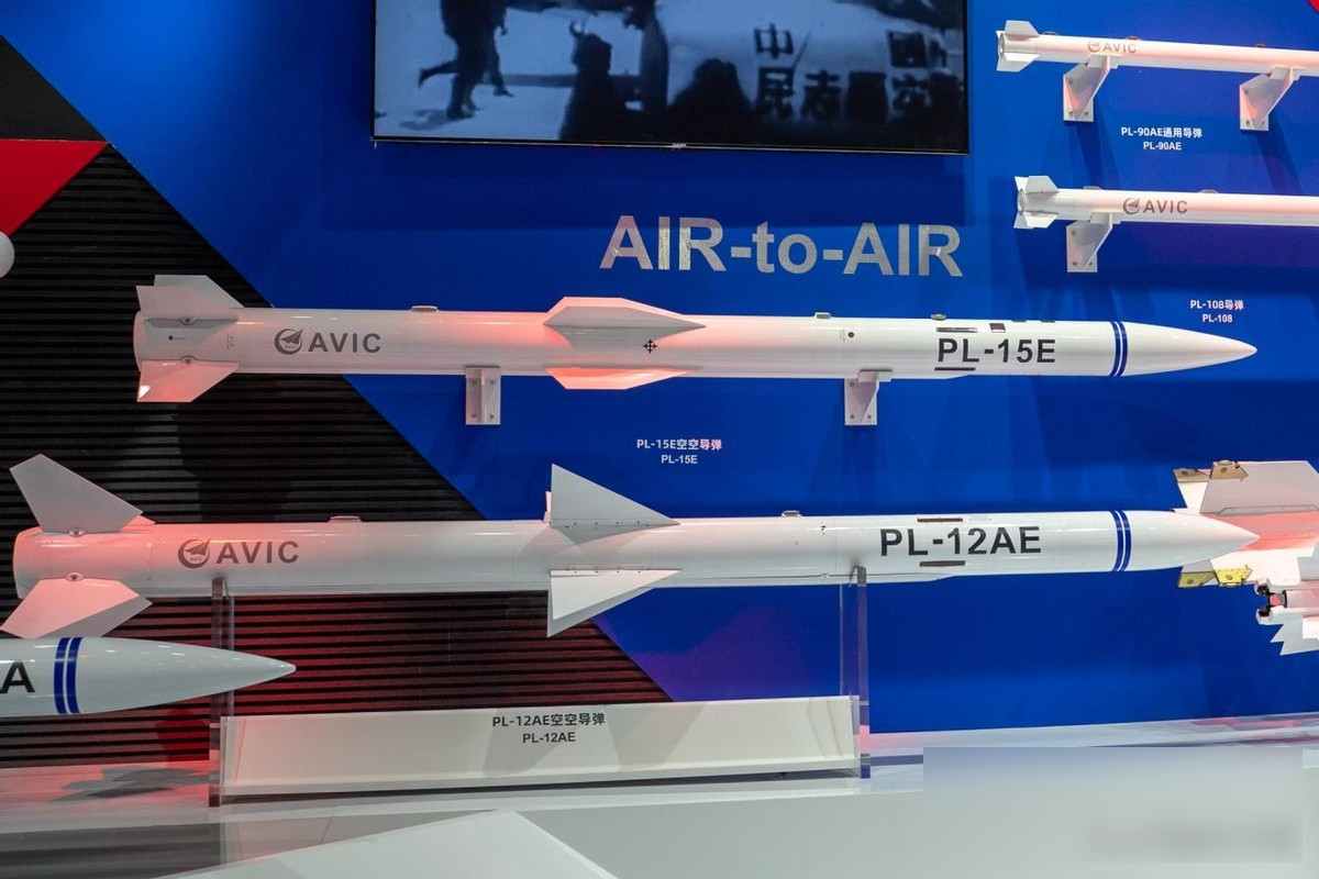 中国导弹打掉西方战机，美国拖十天才承认，下次谁会慌？