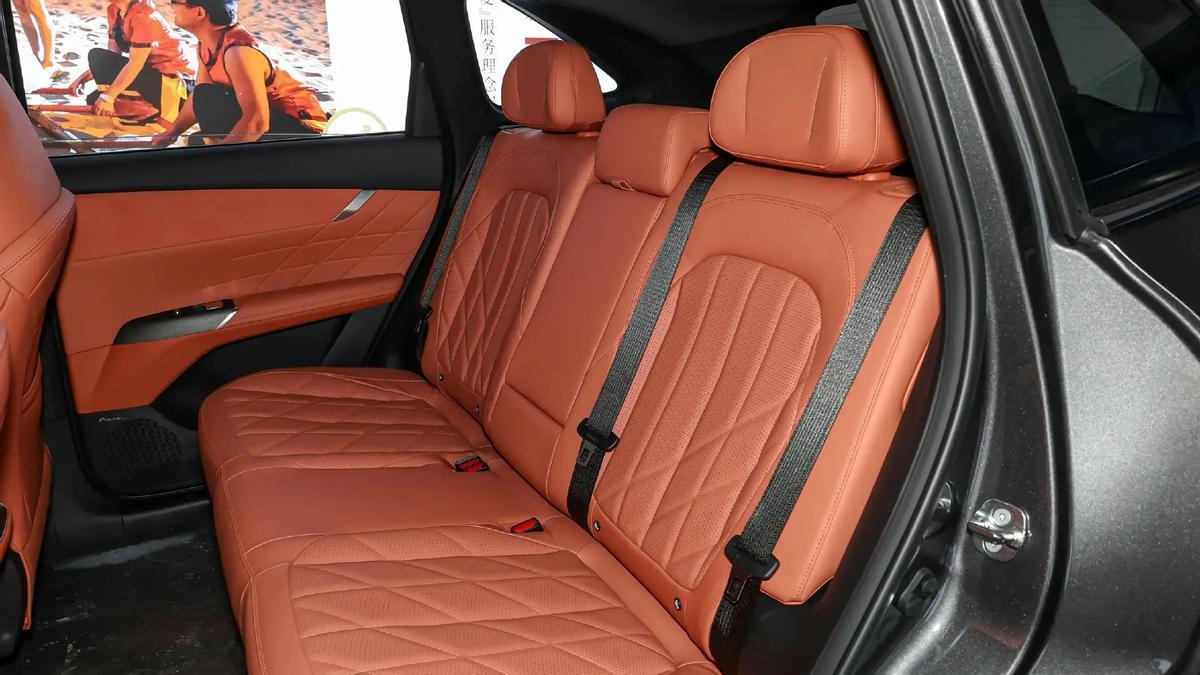 第四代CS75PLUS Ultra仅13万级，却配2.0T+爱信8AT，香不香？