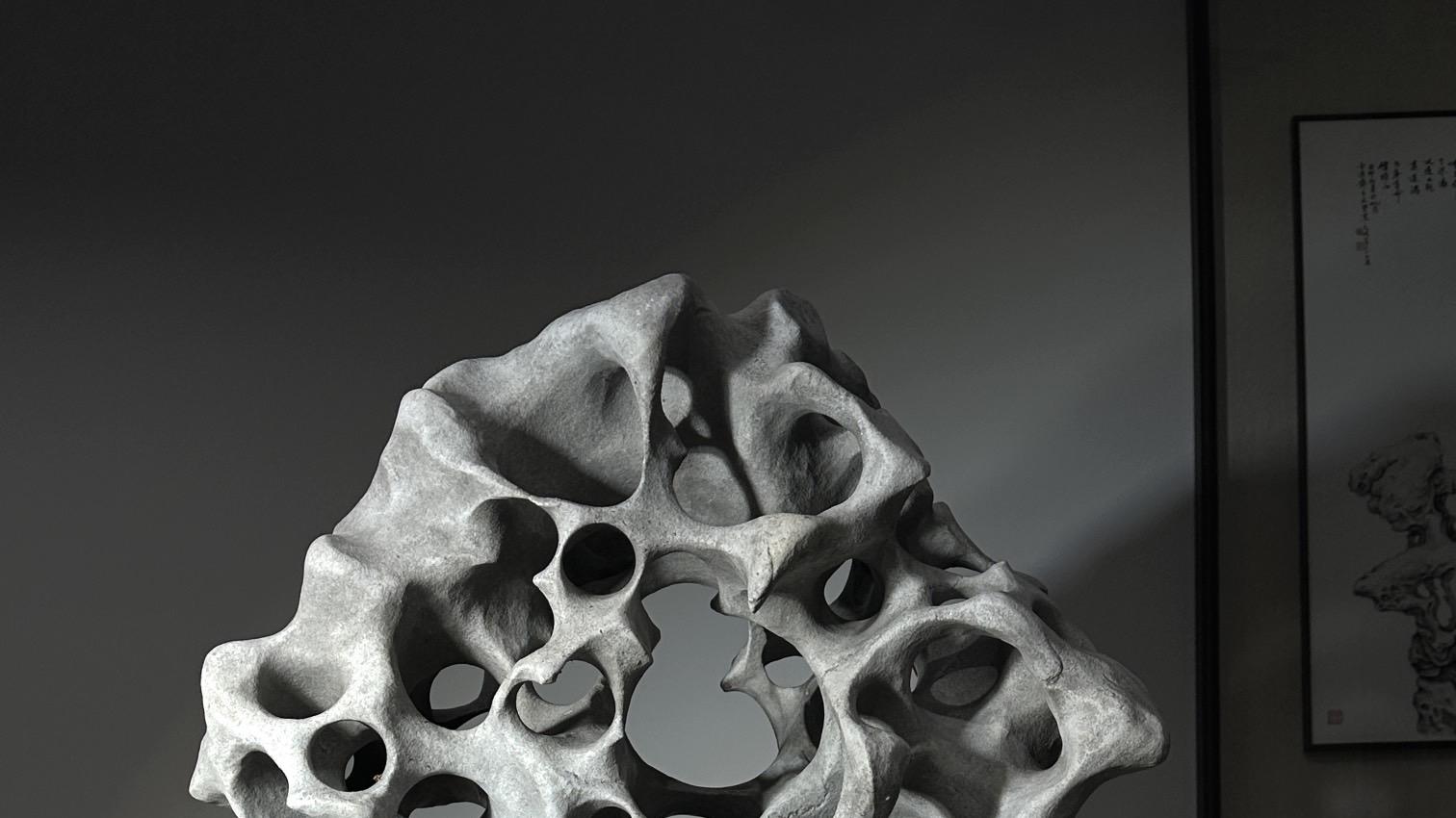 玲珑石韵，庭中雅器，太湖石