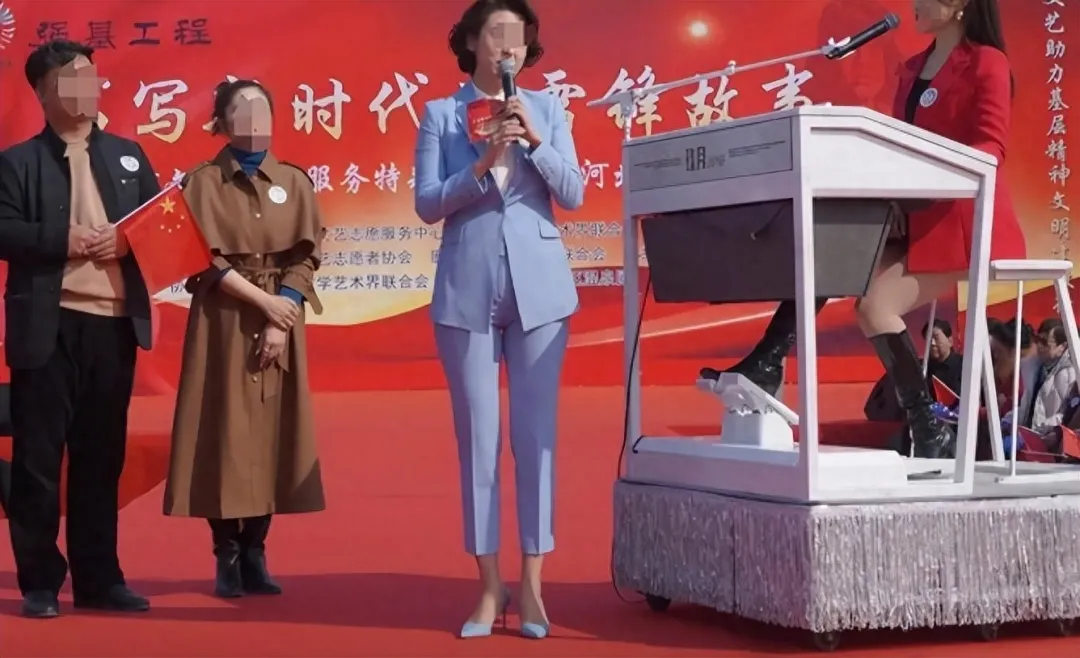 做节目被指衣服“不雅观”，前央视主持人张蕾用8个字回怼，网友：骂得好