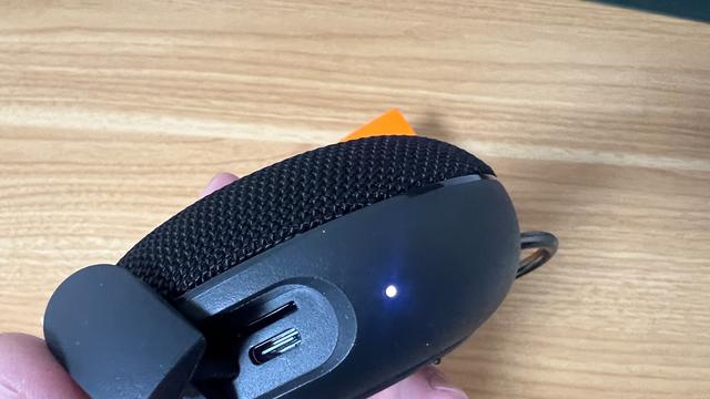 Redmi 蓝牙音箱 2：99 元的小玩意，把“听个响”卷出了新高度