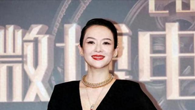 上海这一夜，各路明星汇聚一堂，虽说是电影之夜，但众明星为了出圈，在造型上也是用尽心思