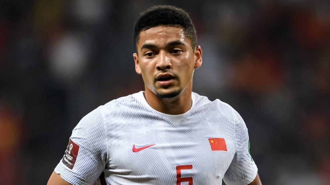 根据邵佳一的技战术打法和用人标准，国足新首发11人预测如下