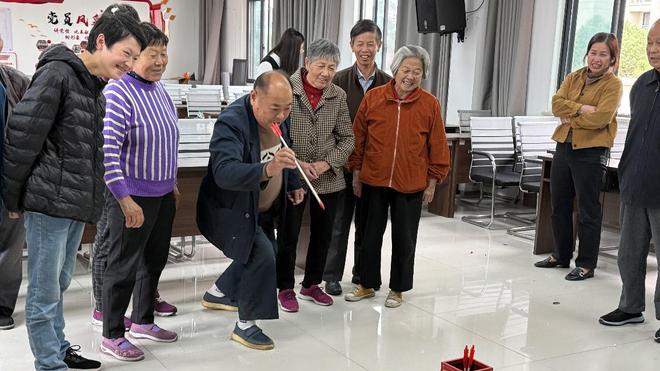 苏州唯亭街道泾上社区: 社企同心践公益 泾上社区绘就帮扶暖心图景