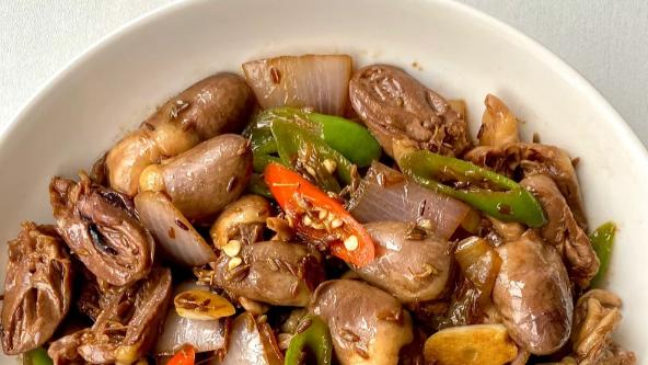 爆炒孜然鸡心：香辣过瘾，一口脆嫩香到跺脚！