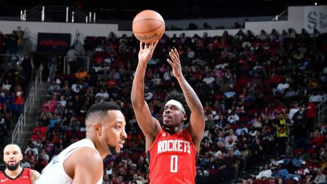 11投2中，阿门不是1号位答案 火箭队奇兵19分 乌度卡1场试验4大后卫