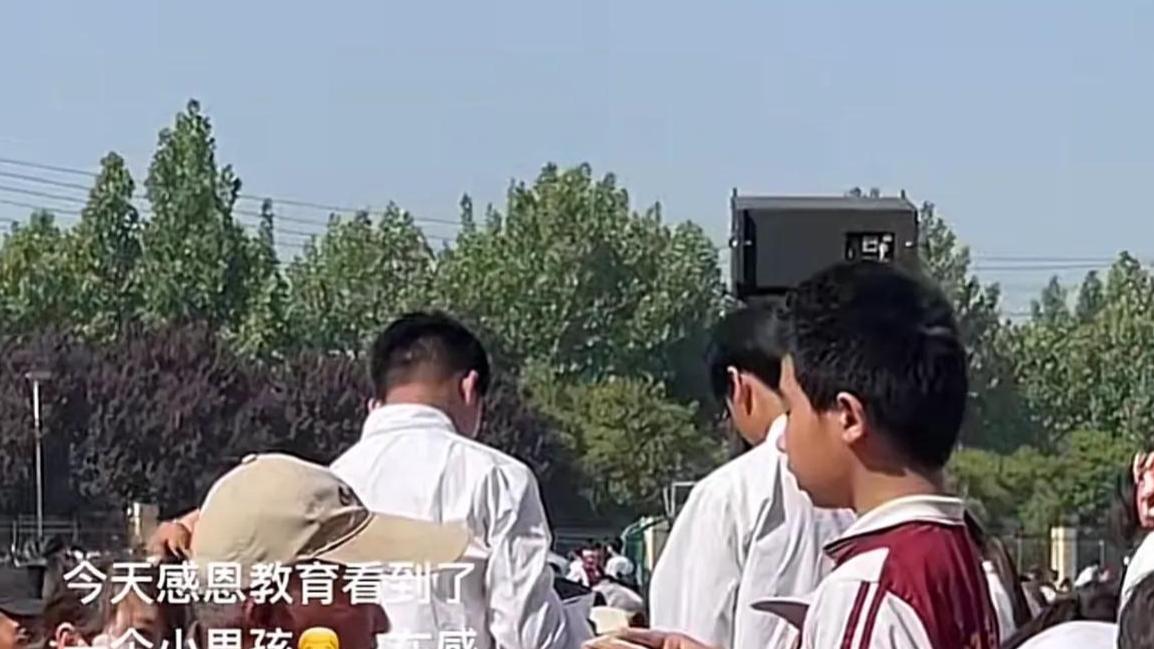 被全网骂惨的“送91岁外婆去敬老院”事件，扯掉了多少家庭的悲哀