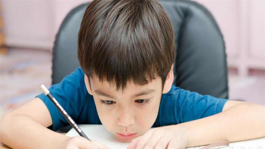 别慌！孩子总撒谎不是学坏了，是你没看懂背后的小心思