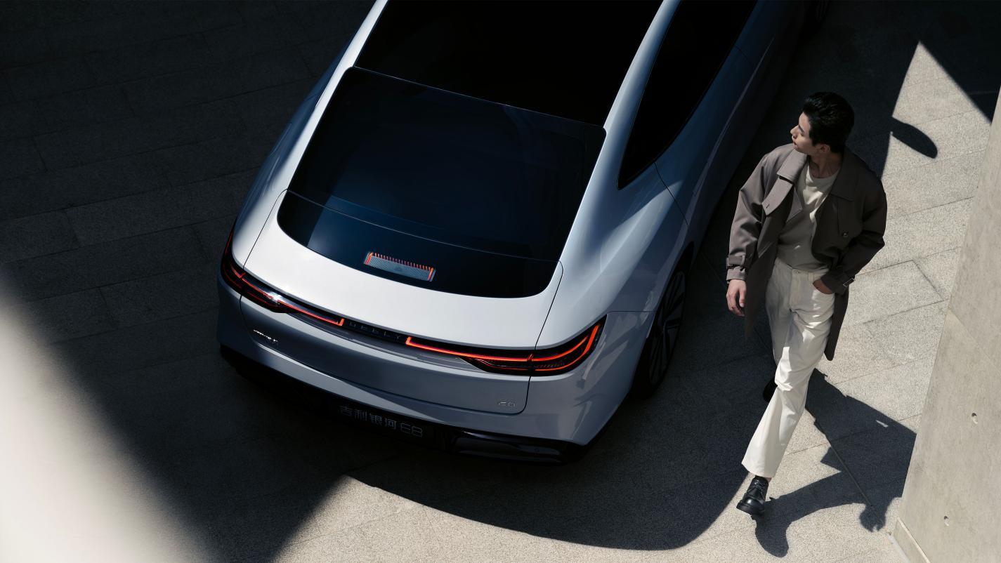 当纯电轿跑遇见中式美学，吉利银河E8设计破圈了！