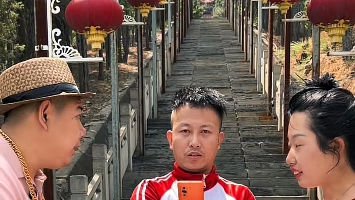 网红“延边刺客”刘总订婚！夫妻长相太般配，曝相处细节好幸福