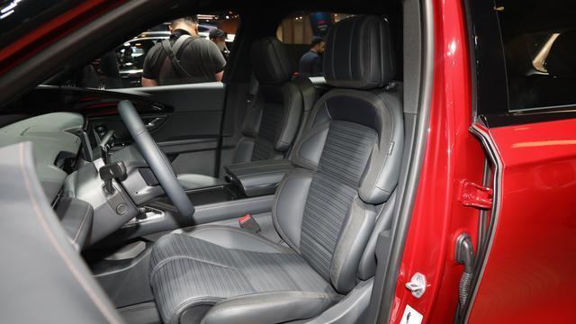 林肯航海家亚特兰蒂斯版上市，珊瑚红外观吸睛，38.68万元起售彰显豪华气质