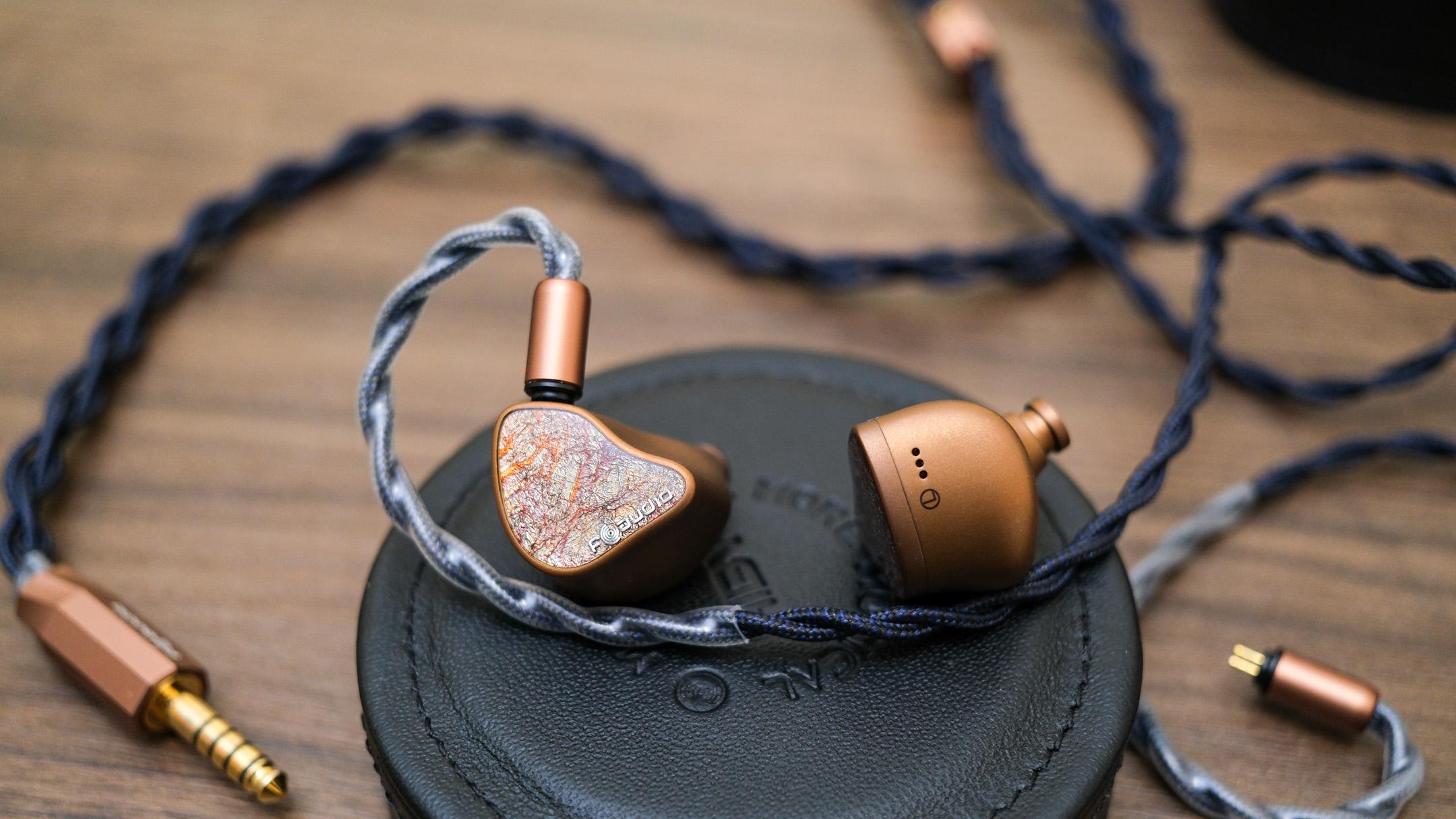 随身听1+1＞2玩法，记海贝十周年播放器、耳塞联名套装Golden 10th