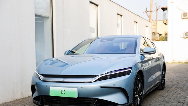 轿车市场大卖！Model 3大涨58%，比亚迪汉勉强破万，5月销量榜揭晓